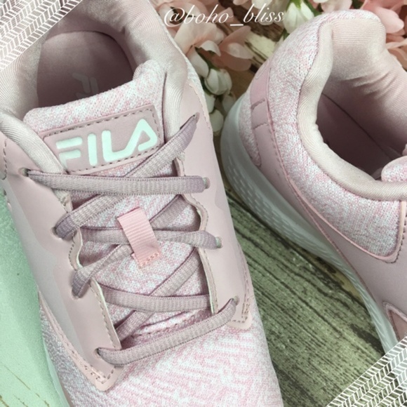 FILA | Baby Pink Knit Sneakers NEW - Picture 3 of 7
